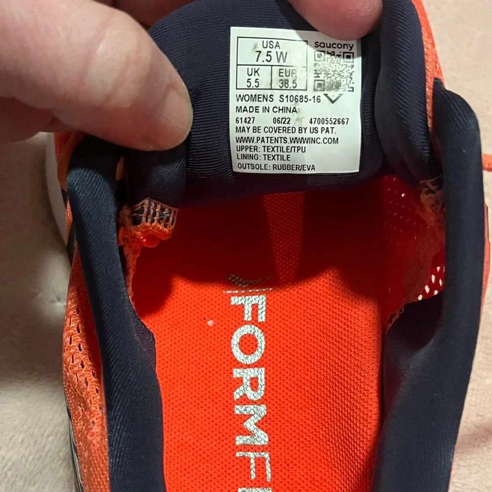 Orange Athletic Running Shoes Saucony Guide 15 size 7.5 wide - Picture 8 of 11